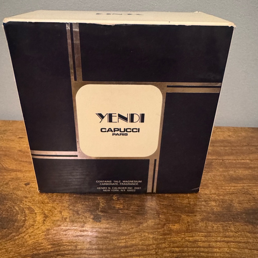 Yendi Capucci Paris Bath Powder 6oz Vintage 1970s Puff Box Unused